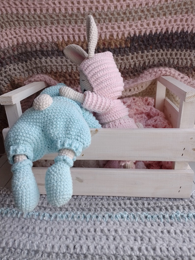 Mila & Luna – Crochet Pattern (Bunny Twins)