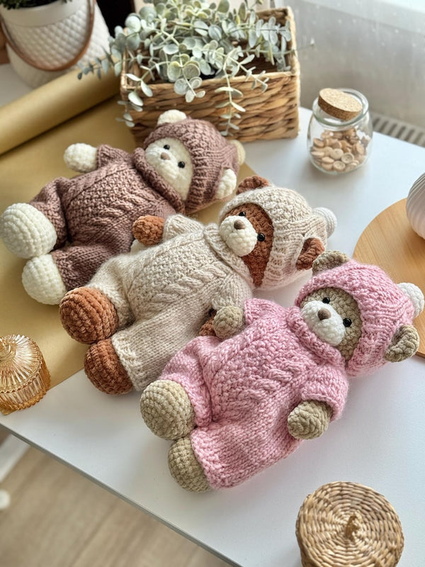 2-in-1 Crochet Pattern: Bear “Topa” + Outfit