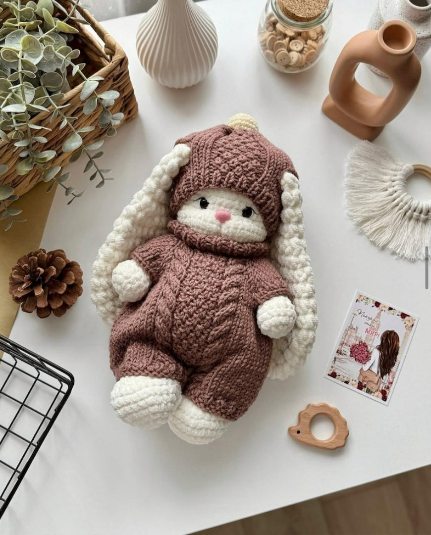 2-in-1 Crochet Pattern: Bear “Topa” + Outfit