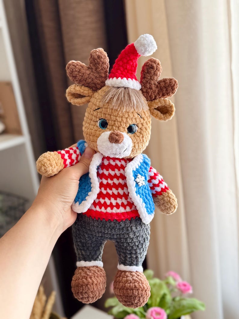 Reindeer Lenya – Christmas Crochet Pattern
