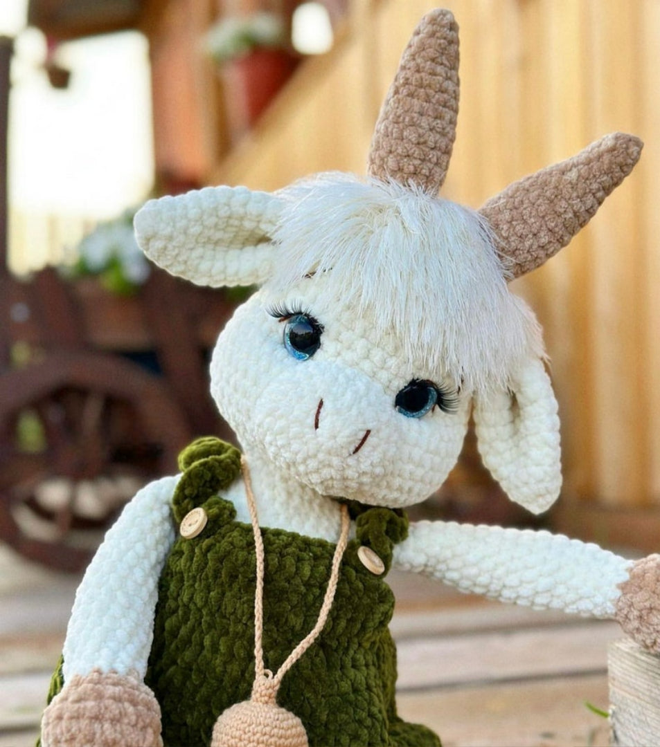 Goat Lucy – Crochet Pattern