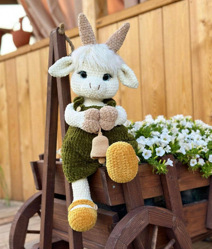 Goat Lucy – Crochet Pattern