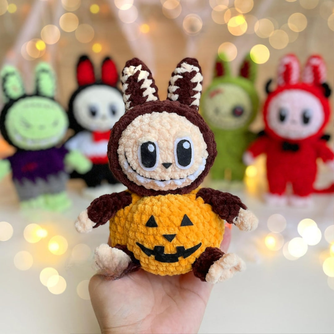 👾 Labubu – 5-in-1 Halloween Crochet Outfits 🎃👻