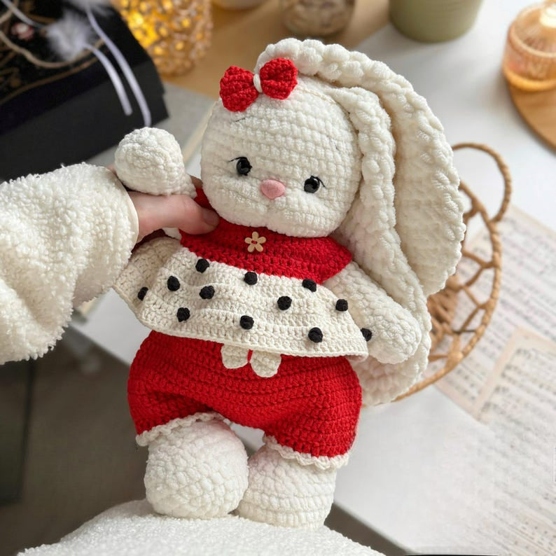 Crochet Pattern „Businka" – Outfit for Bunny Lala & Bear Topa