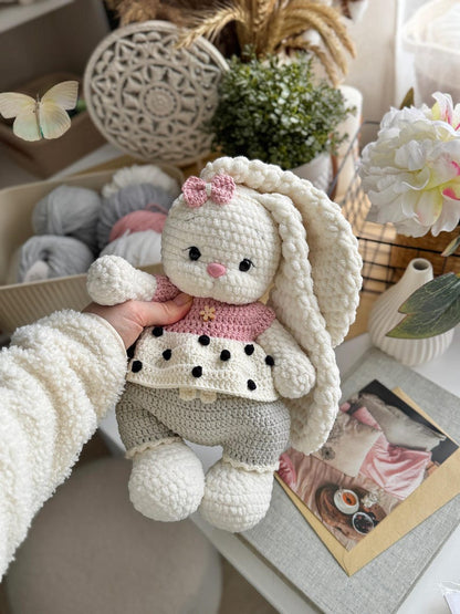 Crochet Pattern „Businka" – Outfit for Bunny Lala & Bear Topa