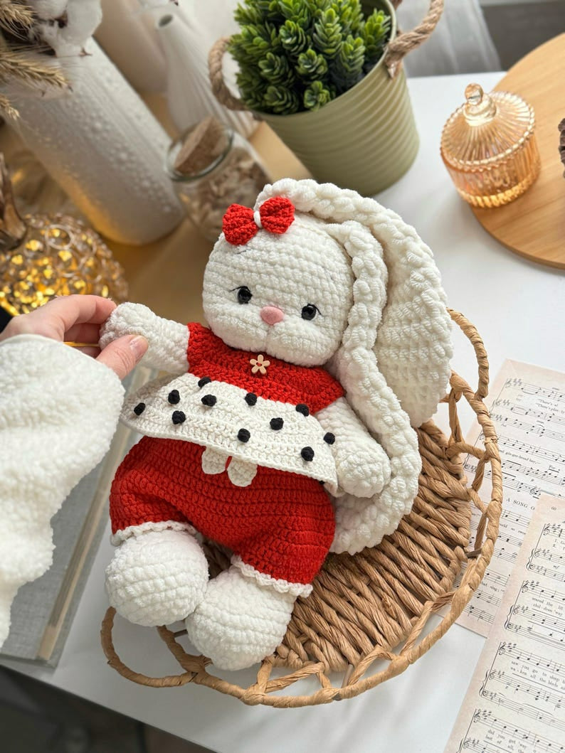 Crochet Pattern „Businka" – Outfit for Bunny Lala & Bear Topa