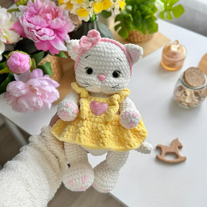 Musya – Crochet Kitten with Dress & Accessories