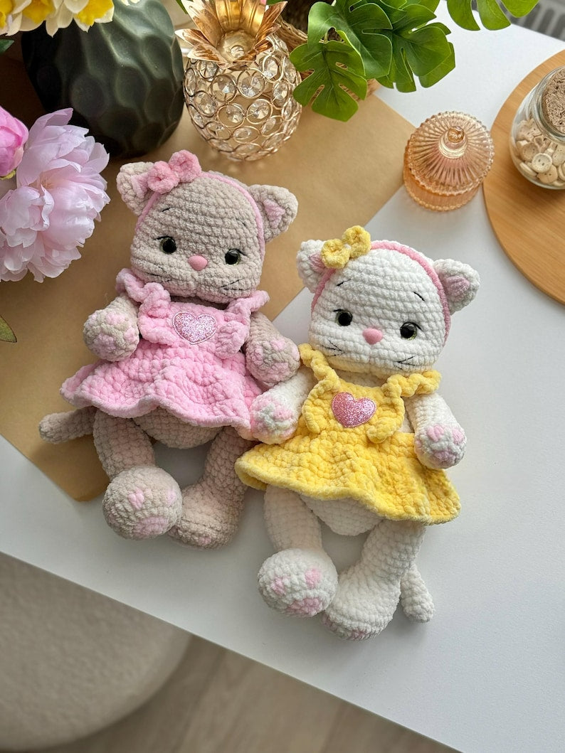 Musya – Crochet Kitten with Dress & Accessories