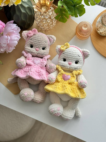 Musya – Crochet Kitten with Dress & Accessories