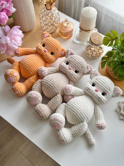 Musya – Crochet Kitten with Dress & Accessories