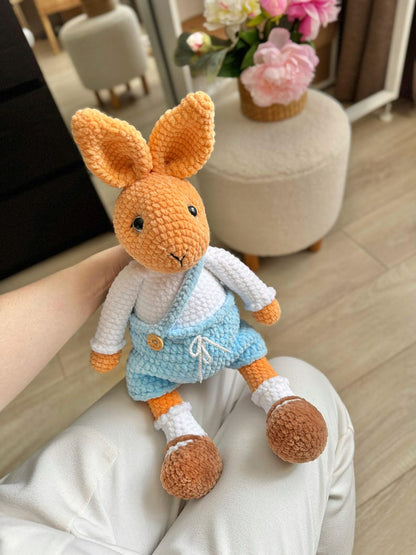 Austin – Plyschkanin med Outfit & Skor