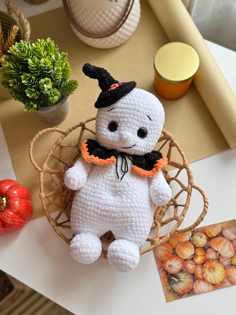 Ghost Boo – Crochet Pattern with Outfit 👻