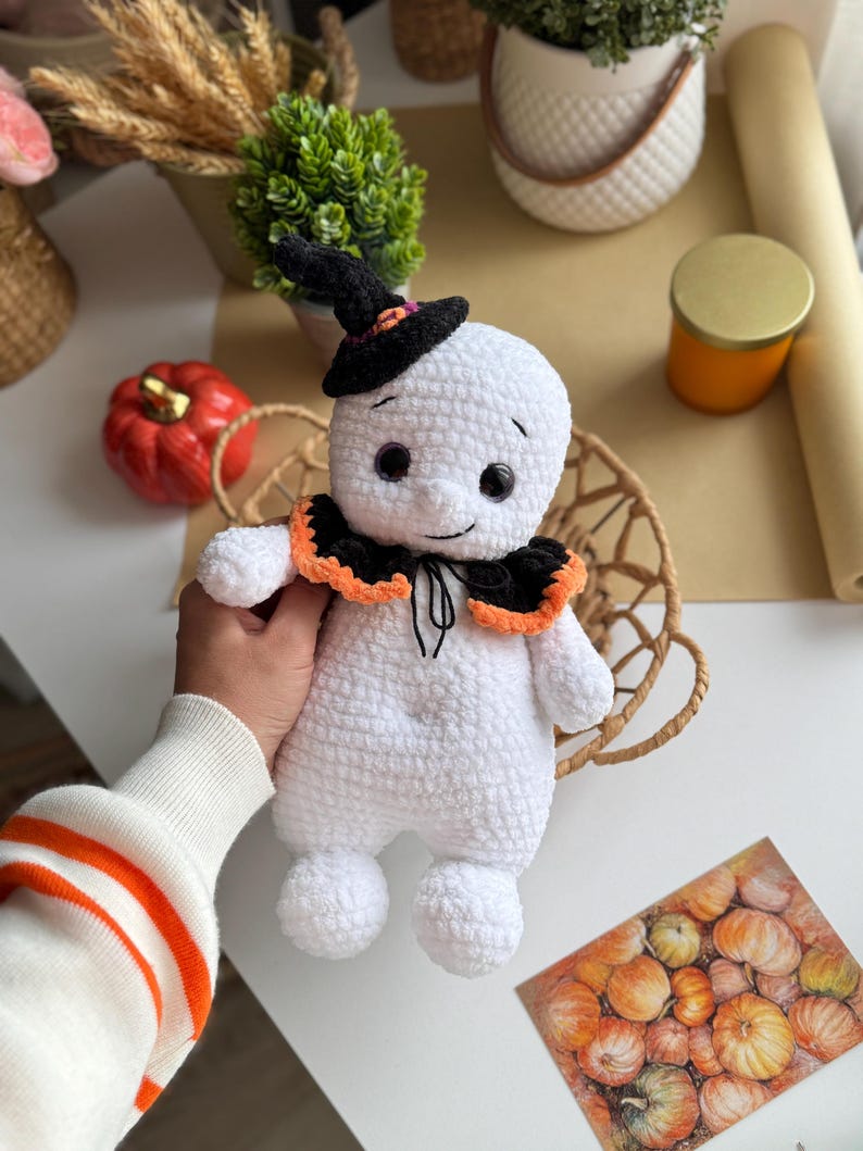 Ghost Boo – Crochet Pattern with Outfit 👻