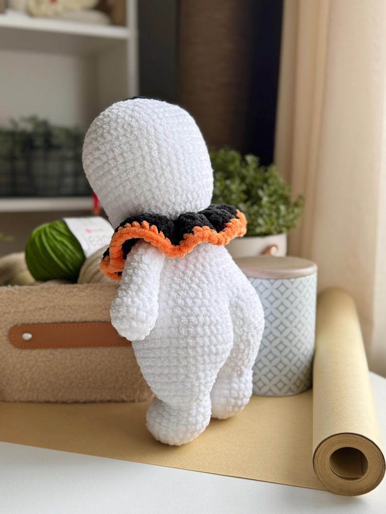 Ghost Boo – Crochet Pattern with Outfit 👻