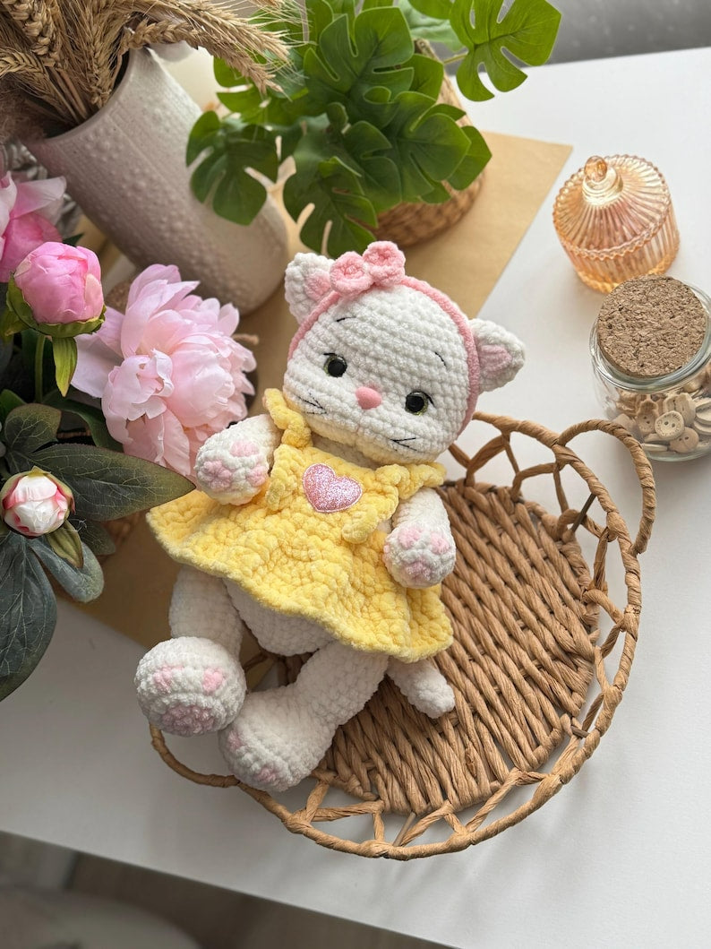 Musya – Crochet Kitten with Dress & Accessories