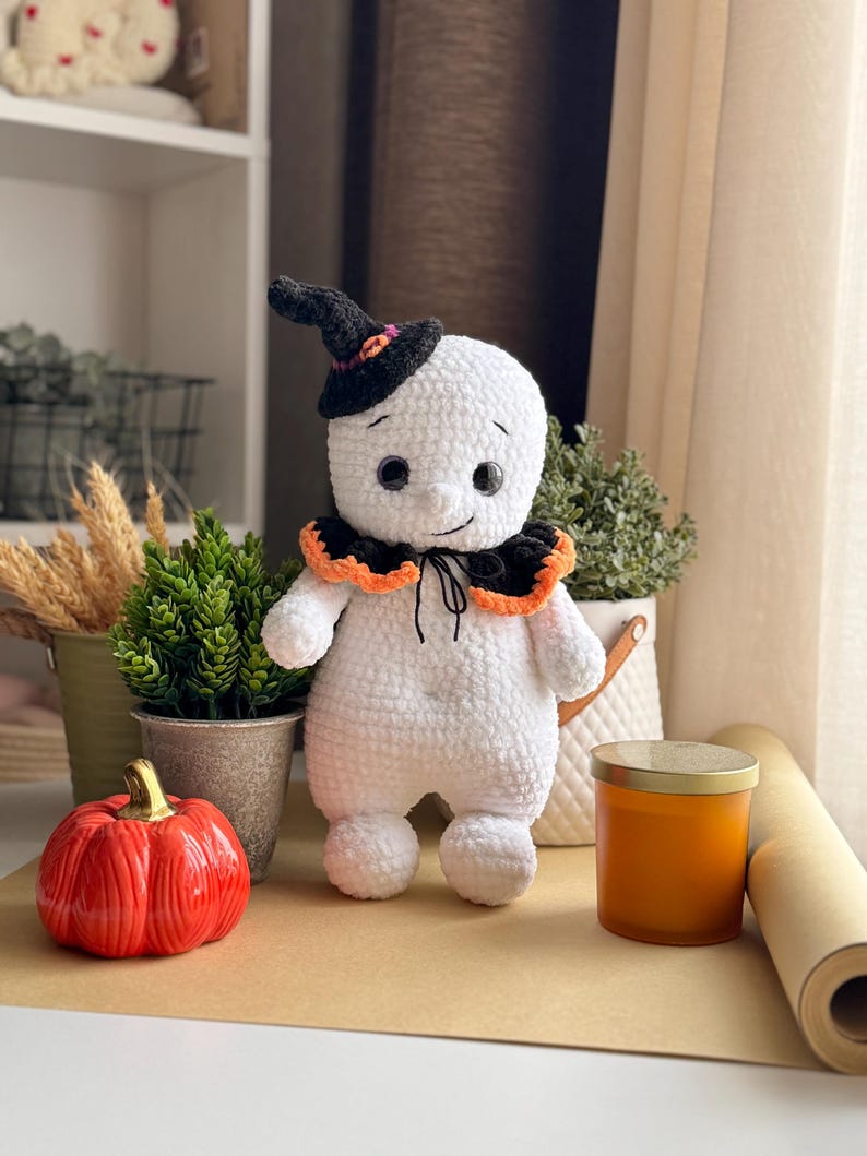 Ghost Boo – Crochet Pattern with Outfit 👻