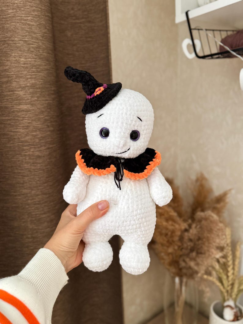Ghost Boo – Crochet Pattern with Outfit 👻