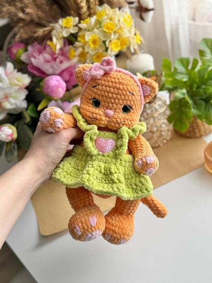 Musya – Crochet Kitten with Dress & Accessories