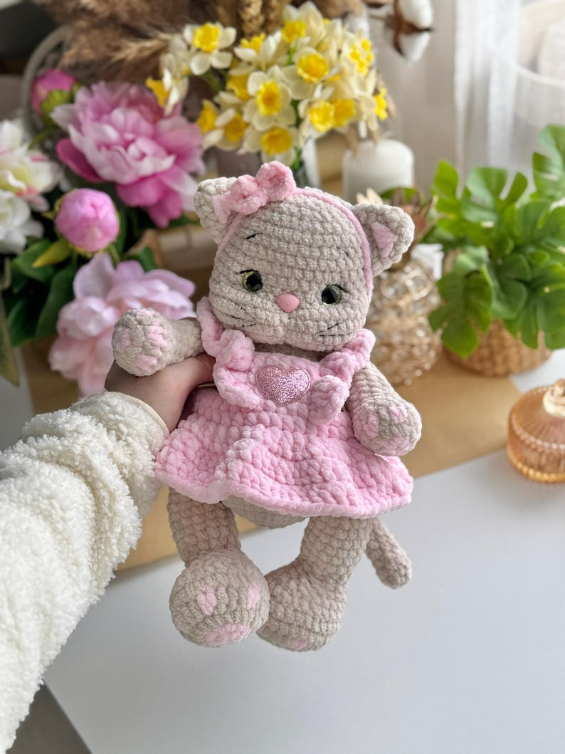 Musya – Crochet Kitten with Dress & Accessories