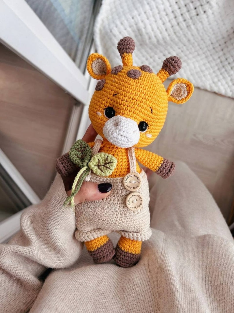 Baby Giraffe – Crochet Pattern with Outfit