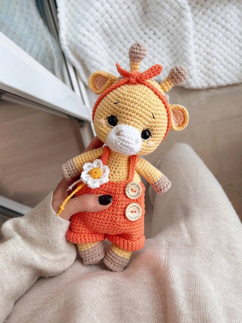 Baby Giraffe – Crochet Pattern with Outfit
