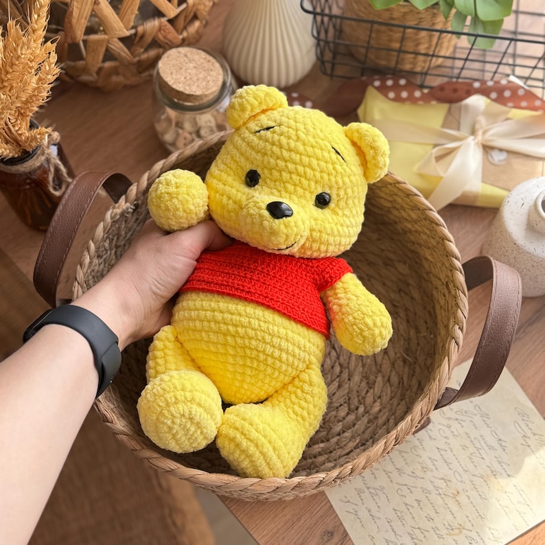 Teddy Bear Vinni – Crochet Pattern with T-Shirt