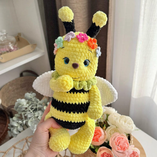 🐝 Bee – crochet pattern with floral headband