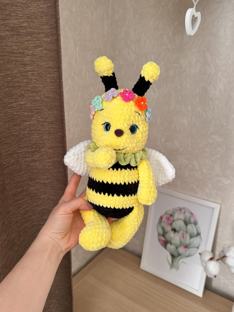 🐝 Bee – crochet pattern with floral headband