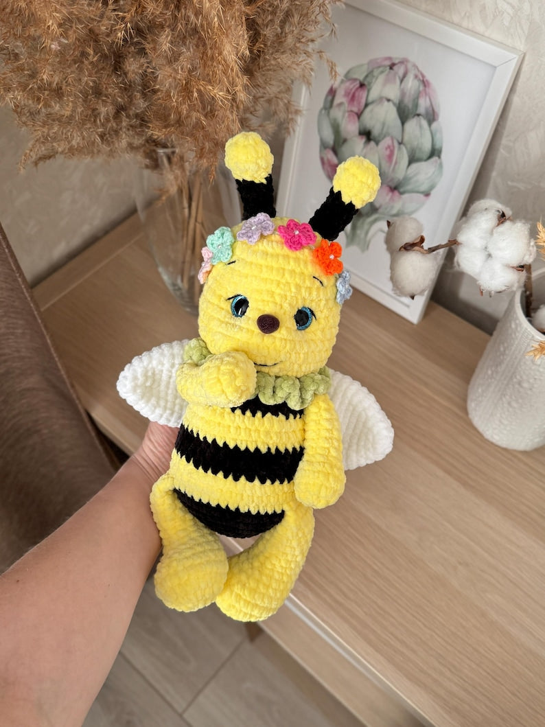 🐝 Bee – crochet pattern with floral headband