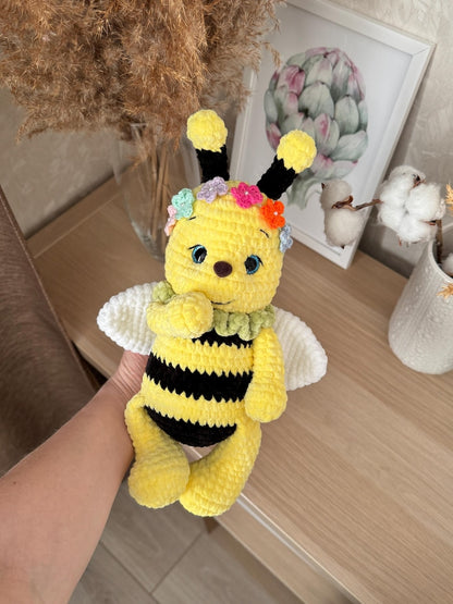 🐝 Bee – crochet pattern with floral headband