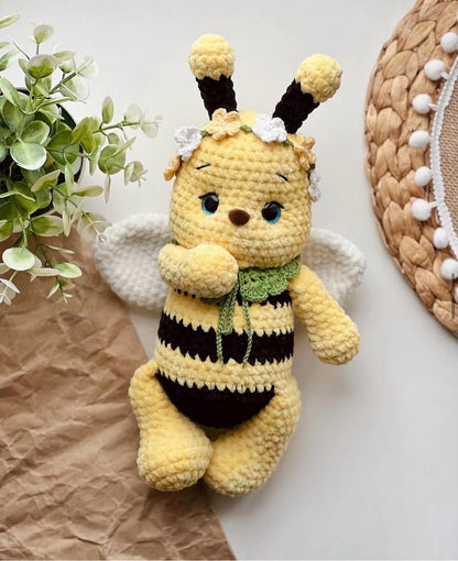 🐝 Bee – crochet pattern with floral headband