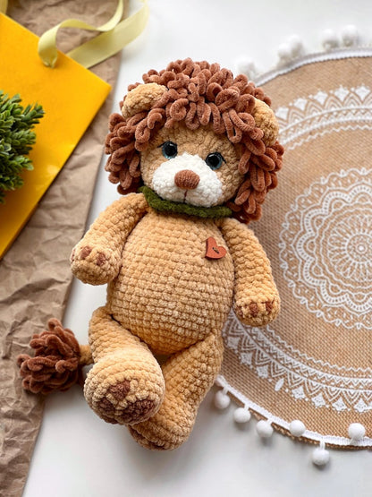 Lion – Crochet Pattern with Outfit