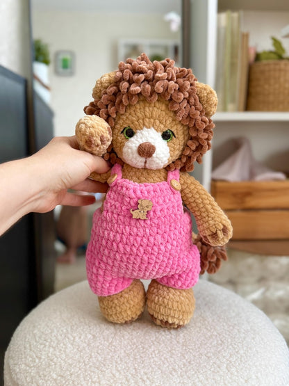 Lion – Crochet Pattern with Outfit