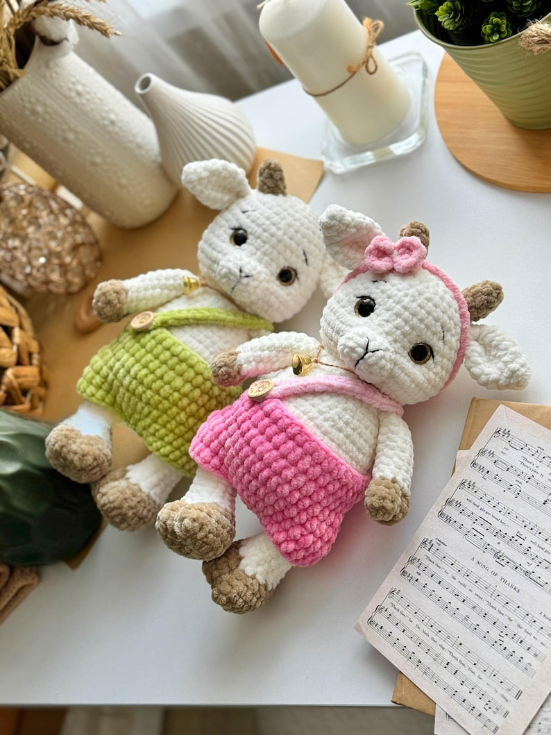 Lilly & Leo – Little Plush Goats with Outfit