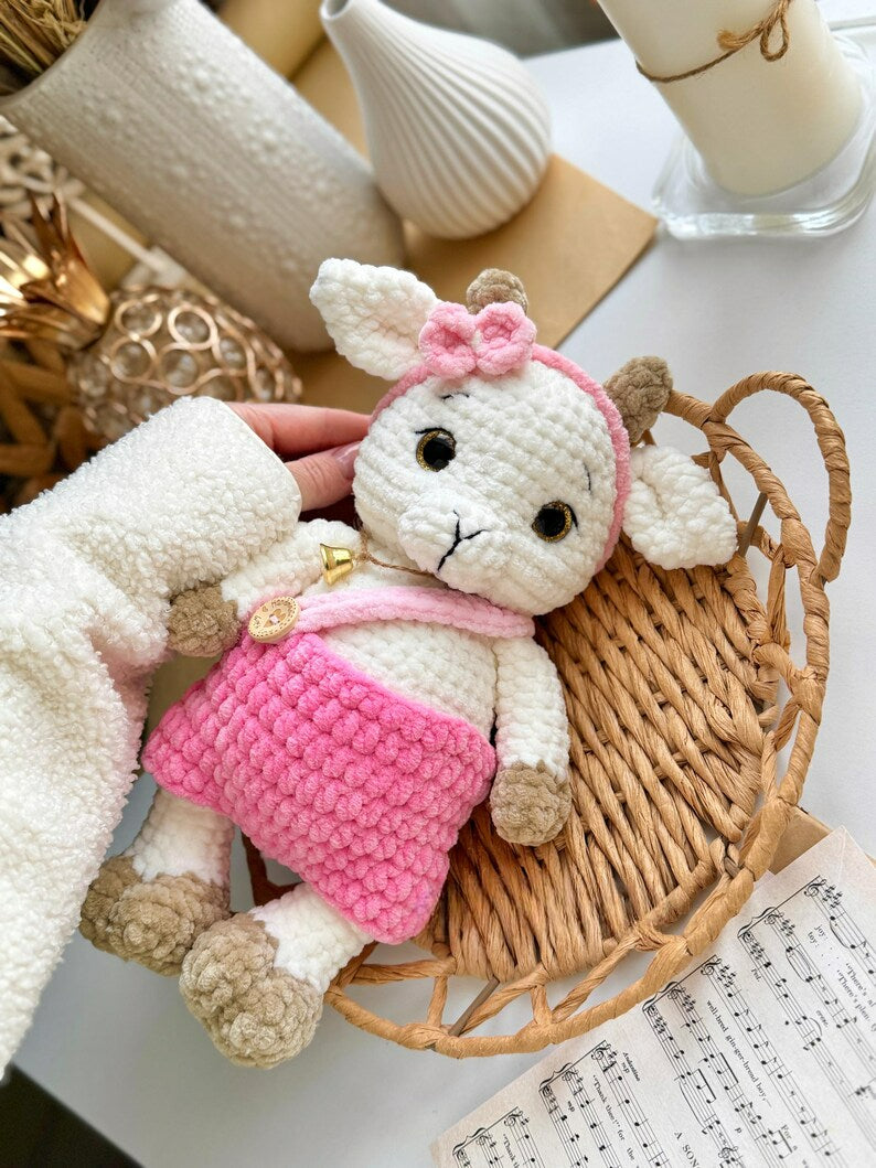 Lilly & Leo – Little Plush Goats with Outfit