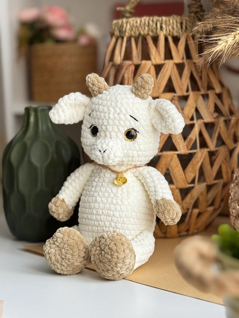Lilly & Leo – Little Plush Goats with Outfit