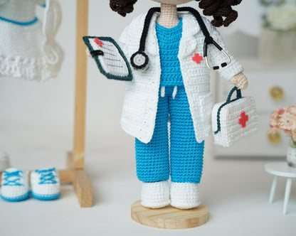 Helen the Nurse – Crochet Pattern with Outfit